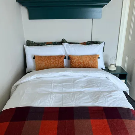 Loop Head Lighthouse Attendant's Feriehus Kilbaha